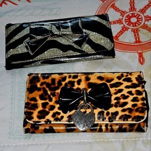 ⚠️Free bundle item- 2 trifold wallets
